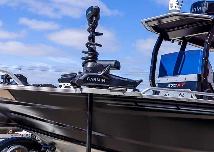 boat-builder-bar-crusher-raider-670-KRAKEN
