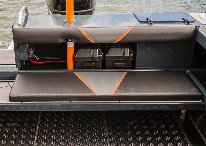 boat-builder-bar-crusher-bowrider-rear-lounge-RLOUNGE-1