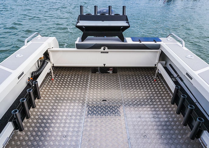 boat-builder-bar-crusher-self-draining-deck-SCUPPERS