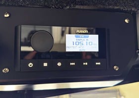 boat-builder-bar-crusher-stereo-FUSION