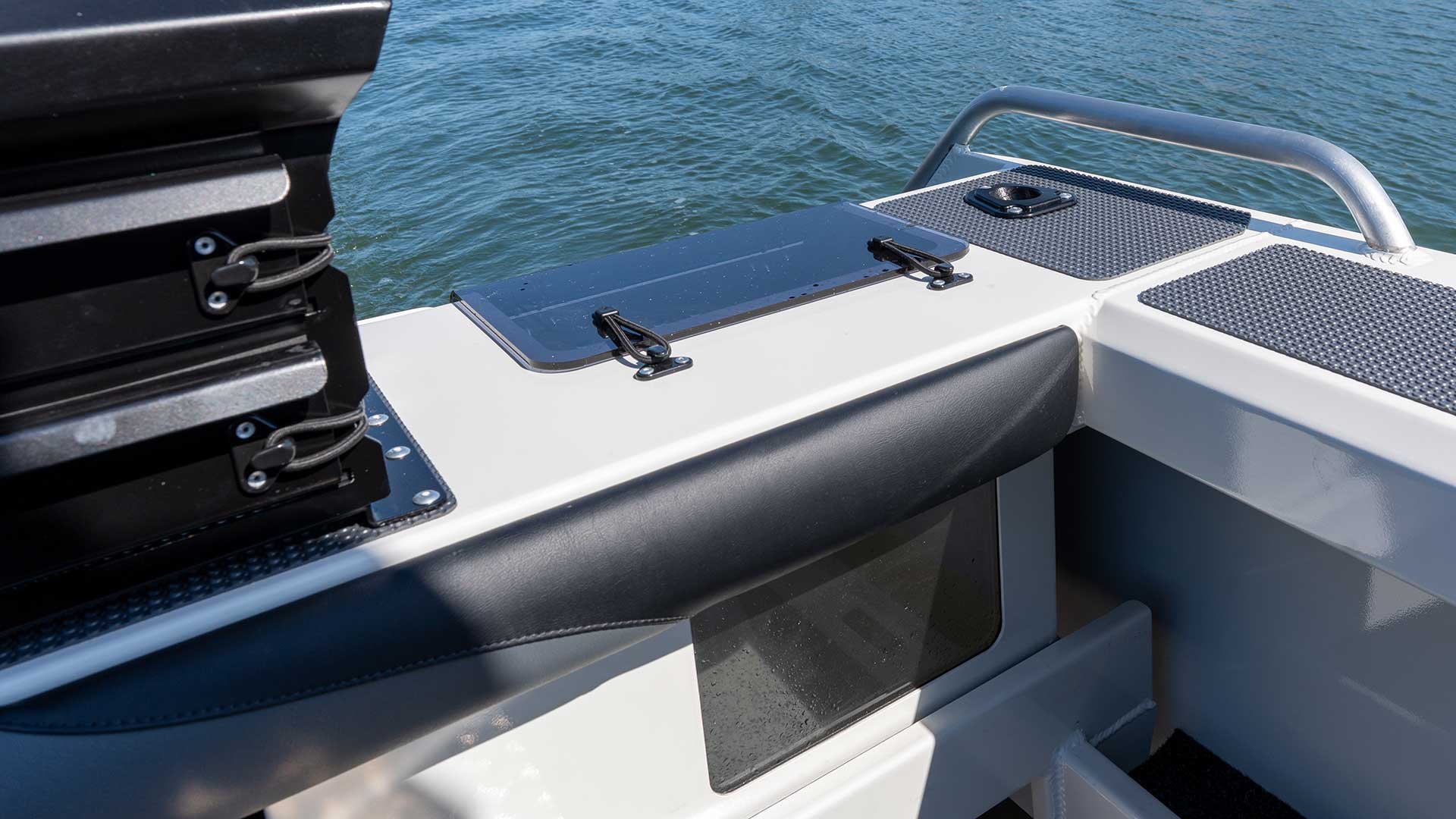 Bar Crusher 650HT livebait tank