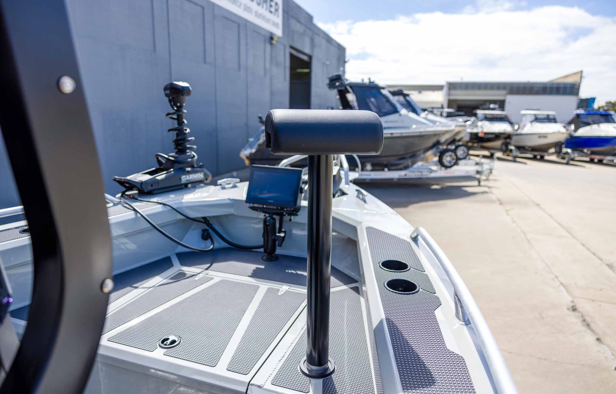 Bar_Crusher_Reef_Raider_670XT-08