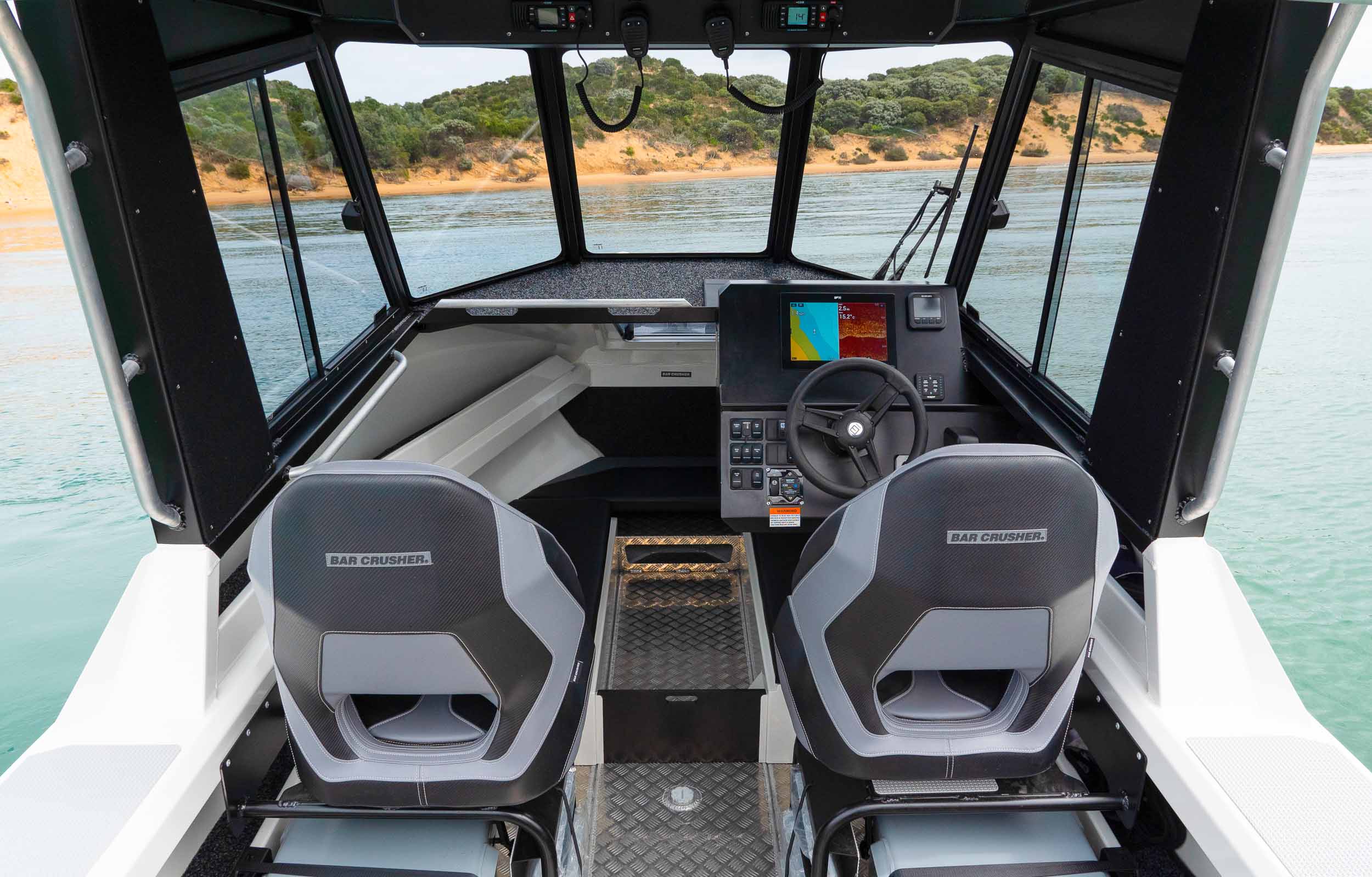 Bar Crusher 670HT Hard Top - Boat for Sale in Dandenong South, VIC - photo 4
