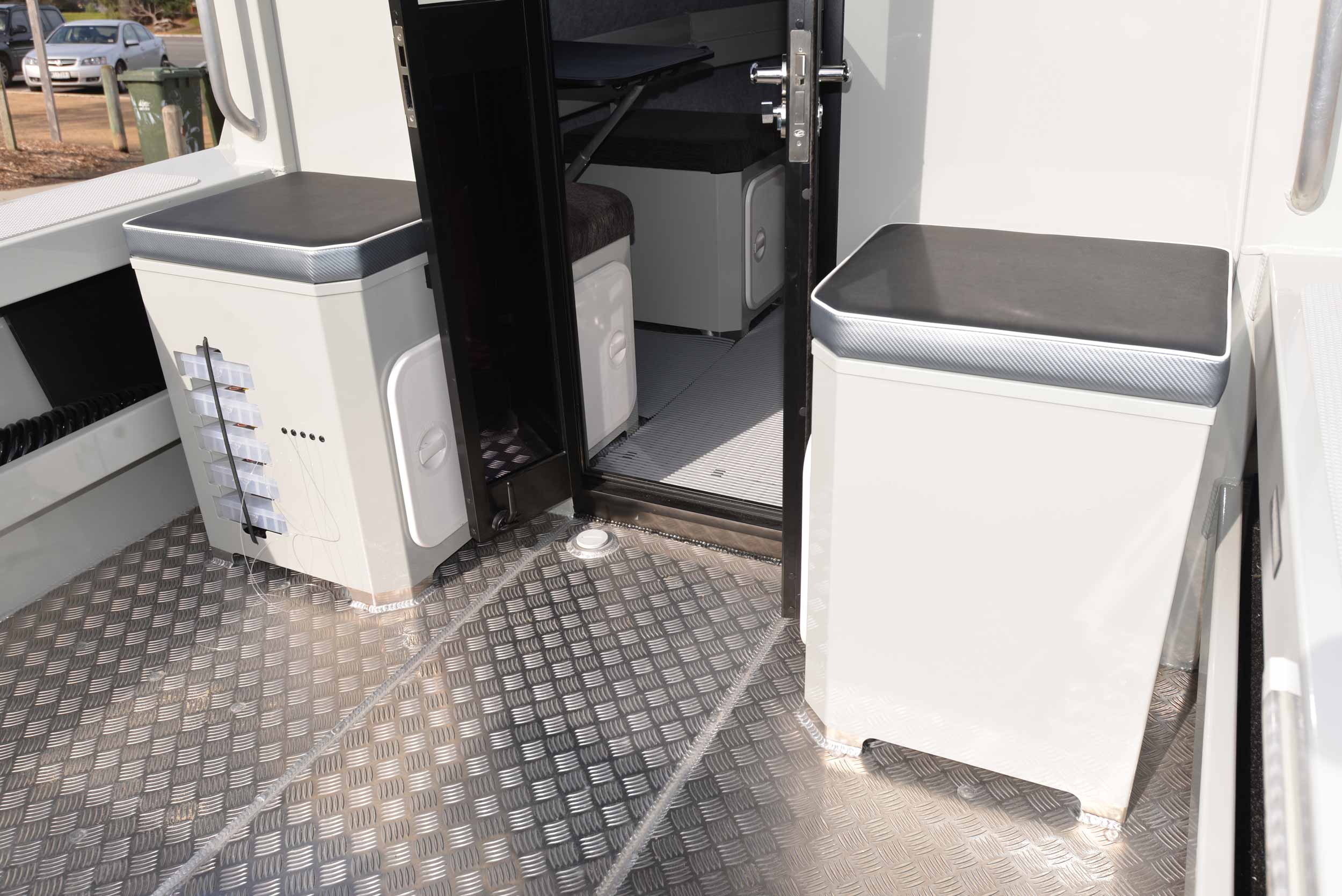 Bar Crusher 780HTP Pilothouse - Boat for Sale in Dandenong South, VIC - photo 3